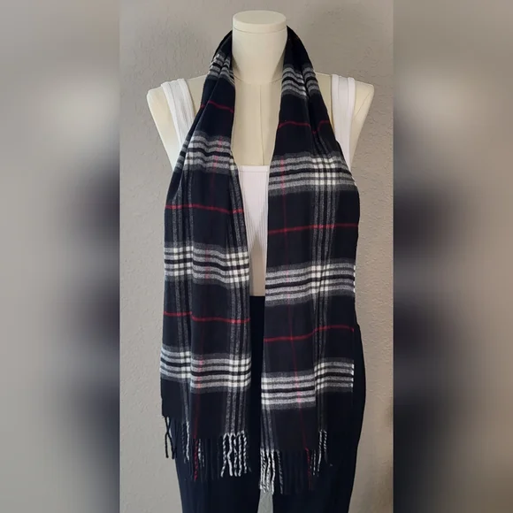 ROUNDTREE & YORKE Black and Red Scarf Luxurious Scarf - 64 x 11 - Picture 5 of 7